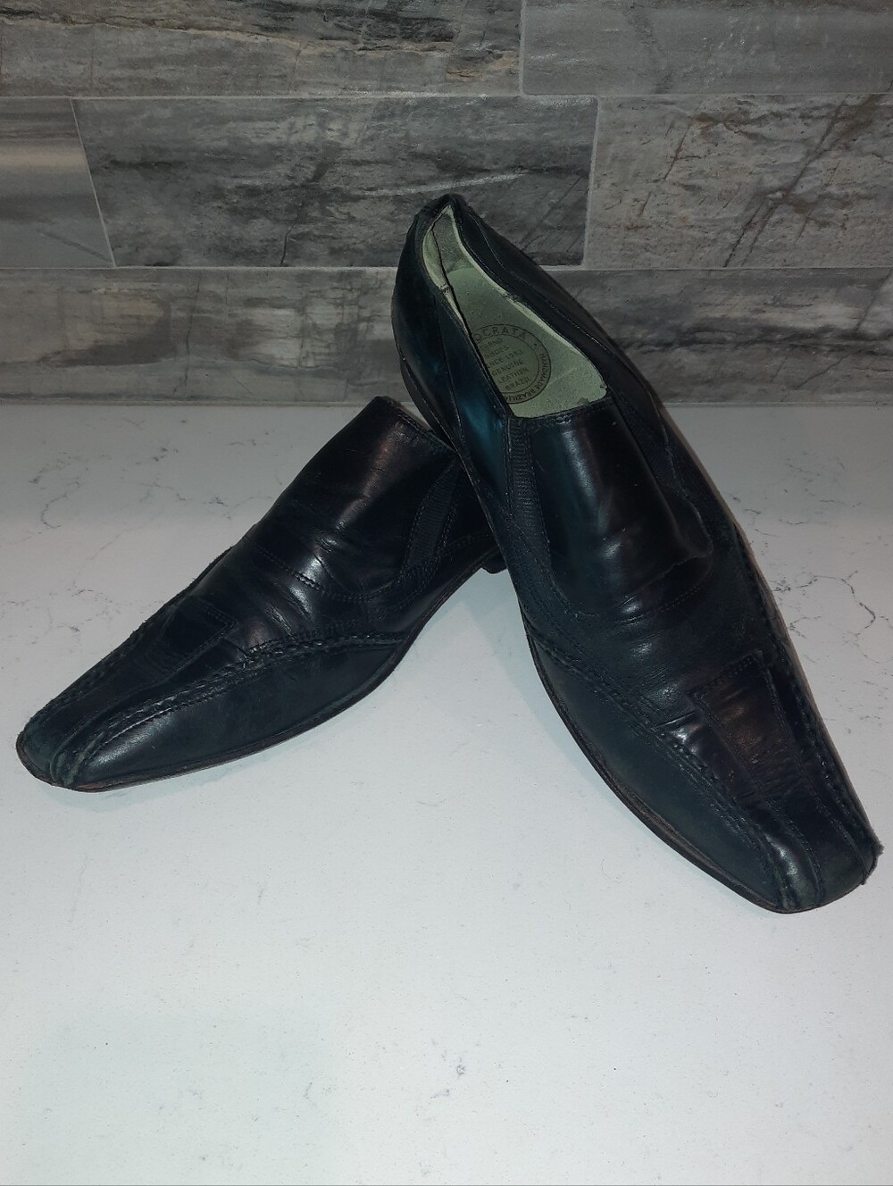 Democrata Men's Black Slip-On Leather Dress Shoes Size 9 Fair Used Condition